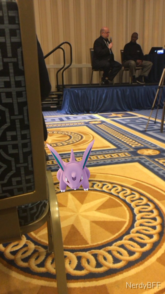 NerdyBFF's tweet image. Getting ready for the Augmented Reality session at 1:45 #tech16