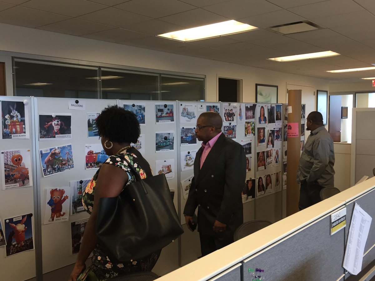 IBX's tweet image. Breaking news… @OnPoint24_7 makes balloon suggestions for 2017 Thanksgiving parade while Julius poses w/his fav morn crew #FearlessFirsts