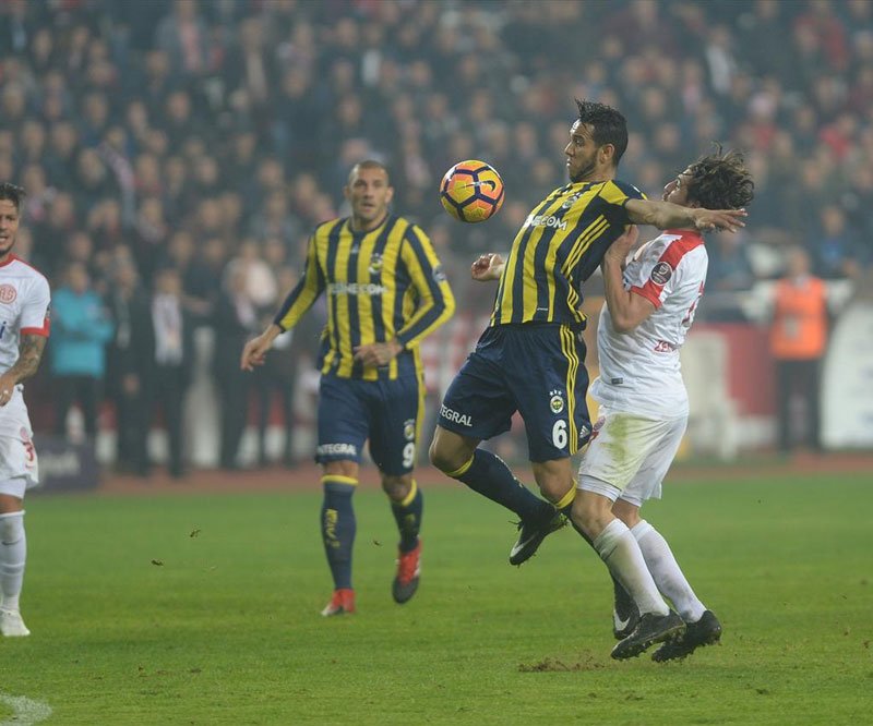 Süper Lig'de 5 kulüp PFDK'ya sevk edildi cnnturk.com/spor/futbol/5-…