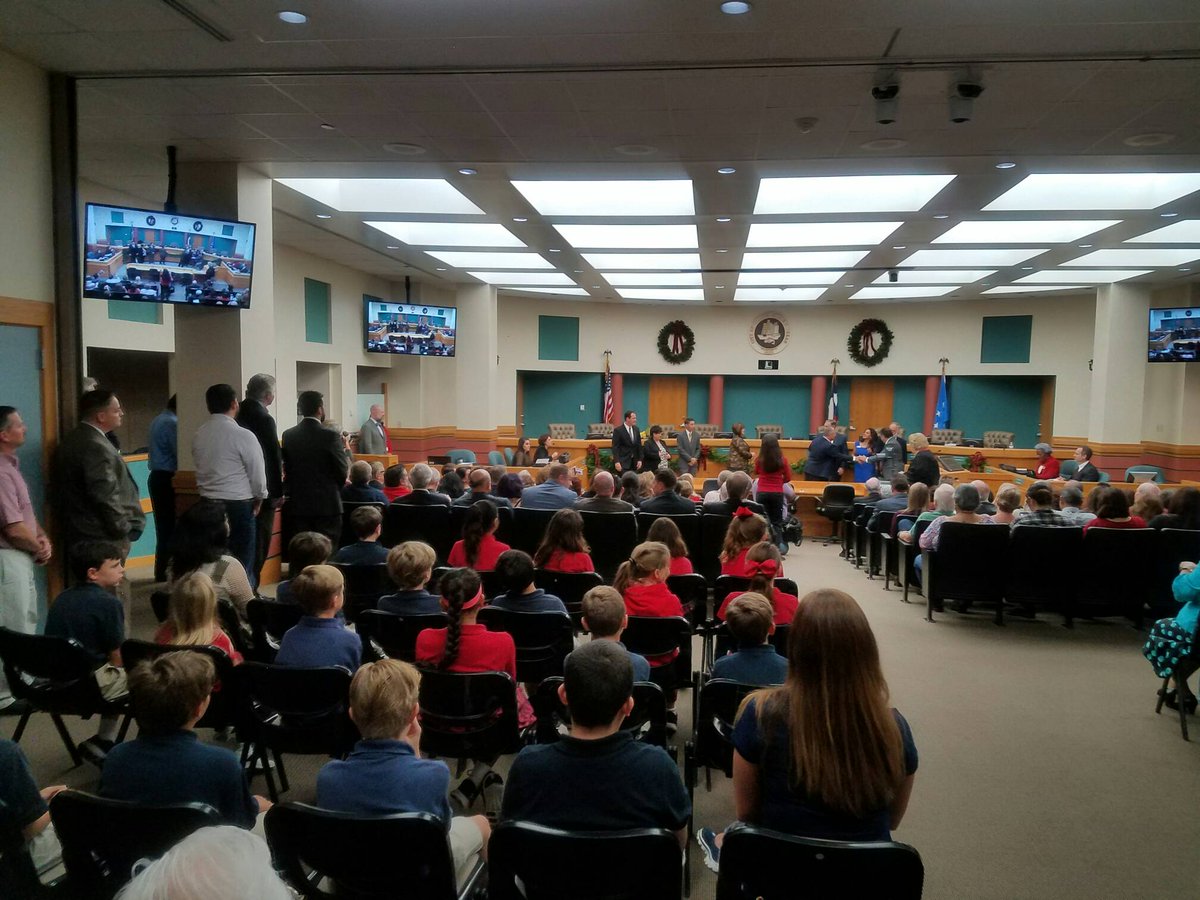 IWACCNews's tweet image. #HappeningNow Montessori students attending the City Council Ceremony where members are being sworn in. #teachingoutsidetheclassroom