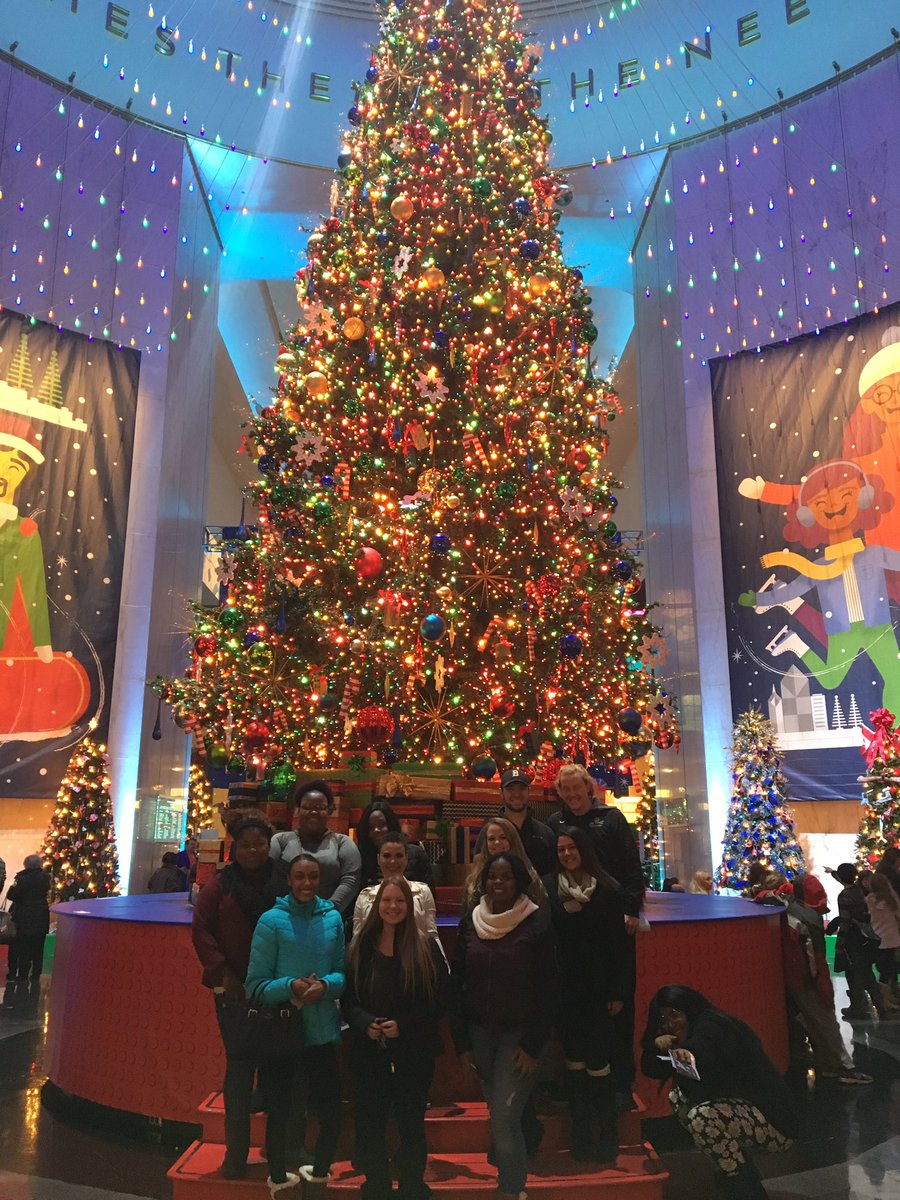 Learn_with_EGO's tweet photo. Christmas around the world! #OFHSdiversity, We're in here! https://t.co/8RhgjklfGP