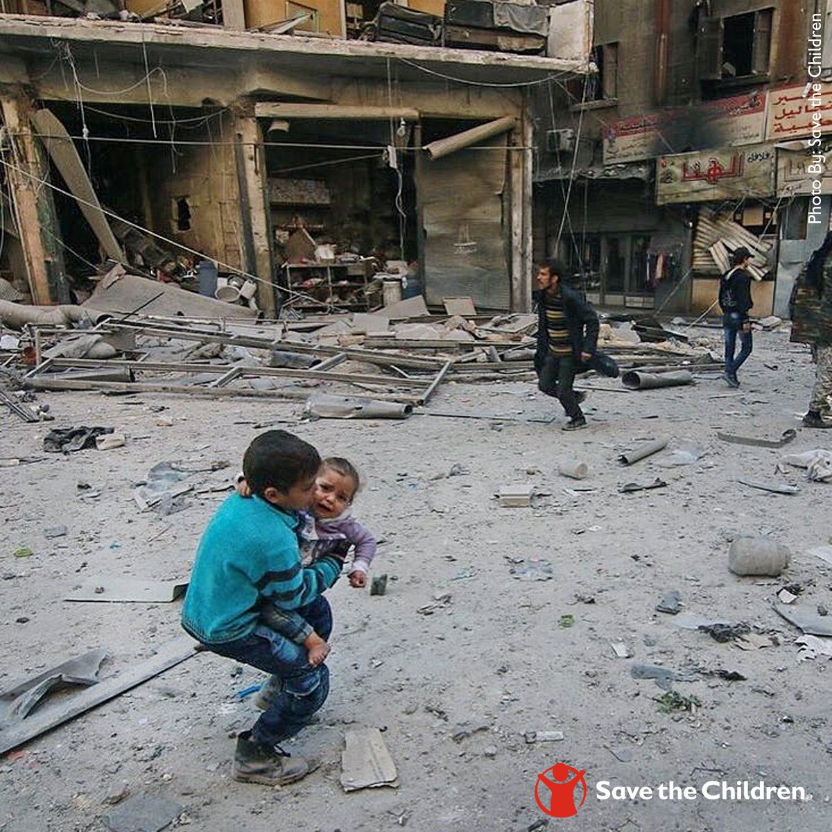 SavetheChildren's tweet image. We’re desperately worried for those trapped in #Aleppo. Please help the innocent children caught in this warzone: ow.ly/V4fV3075uqE