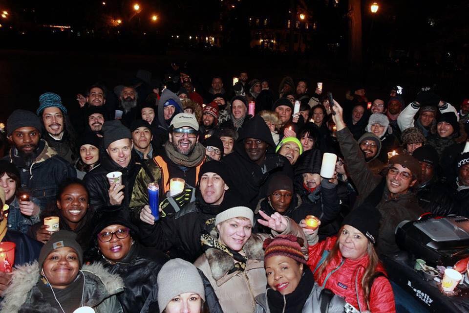 Jeanniehopper's tweet photo. #thishappened #davidmancuso Candlelight Vigil #Loftfamily #MusicIsTheMessage #LoveSavestheDay #NewYork #LES https://t.co/DDw2uxPwhX