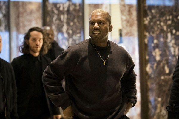 GoMichy's tweet image. Kanye West Seeks Psychiatrist in New York buff.ly/2hAZFoR