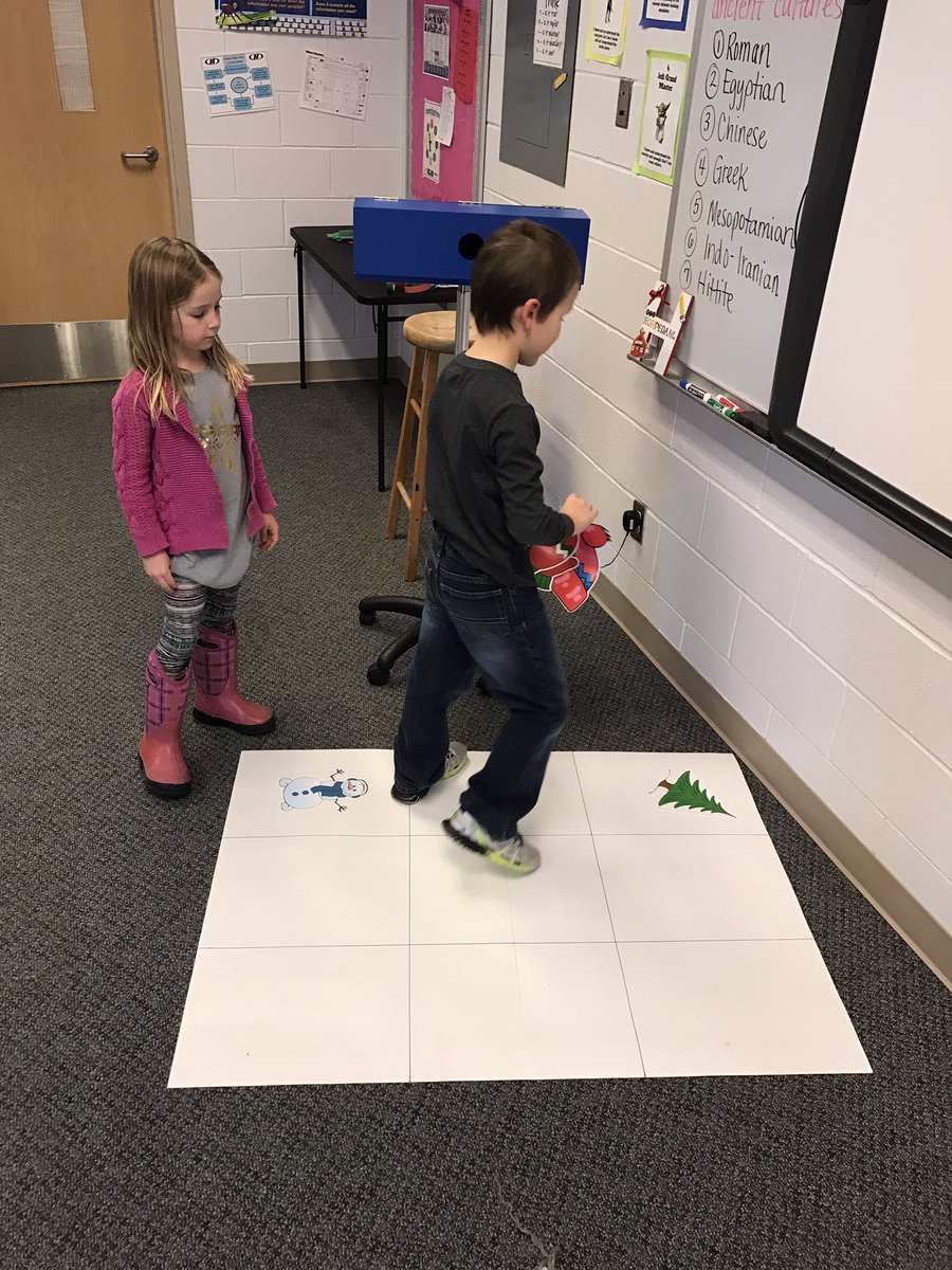 AHorp's tweet image. Winter coding in 1st grade! #HourofCode #wintercoding #edtech #code #engagedlearners @BurrosHillsboro