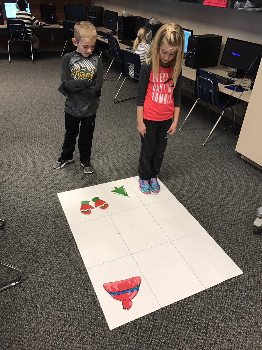 AHorp's tweet image. Winter coding in 1st grade! #HourofCode #wintercoding #edtech #code #engagedlearners @BurrosHillsboro