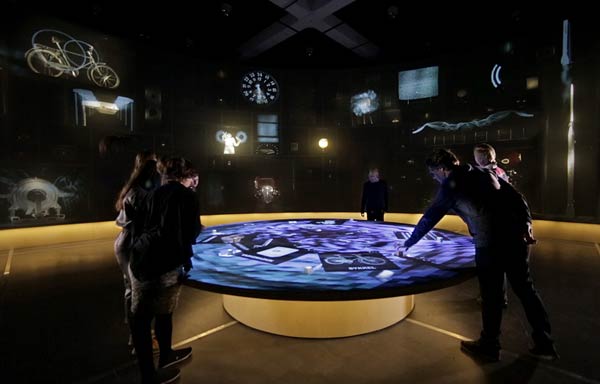 DanHushon's tweet image. isn’t this a better #digitaltable ?