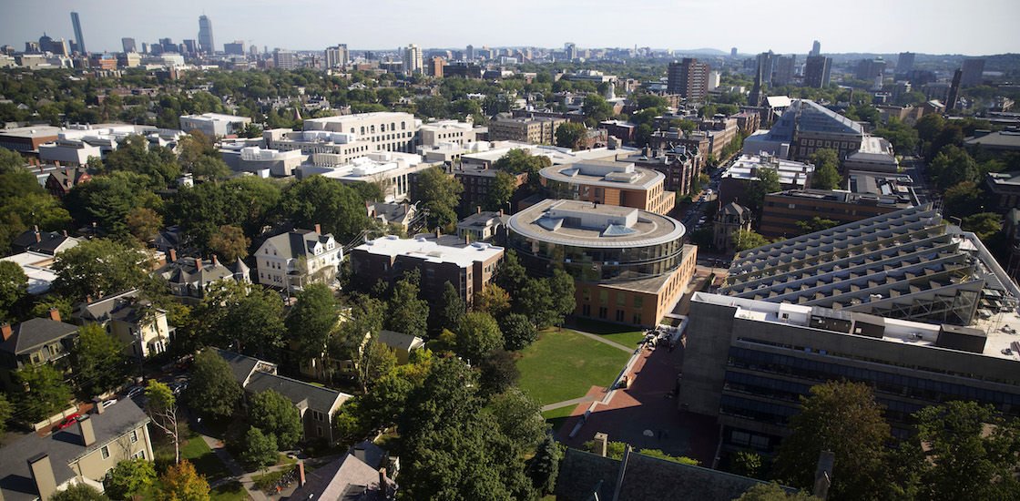 ICYMI: #Harvard reached their goal of 30% reduction of #greenhousegas emission! Read more: bit.ly/2gyR7yz  #sustainability