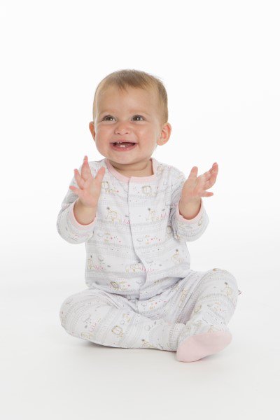 Clap your hands in delight at the beauty of #magneticclosures. #ModernBaby
go.easymagneticclose.com/ICKKP9