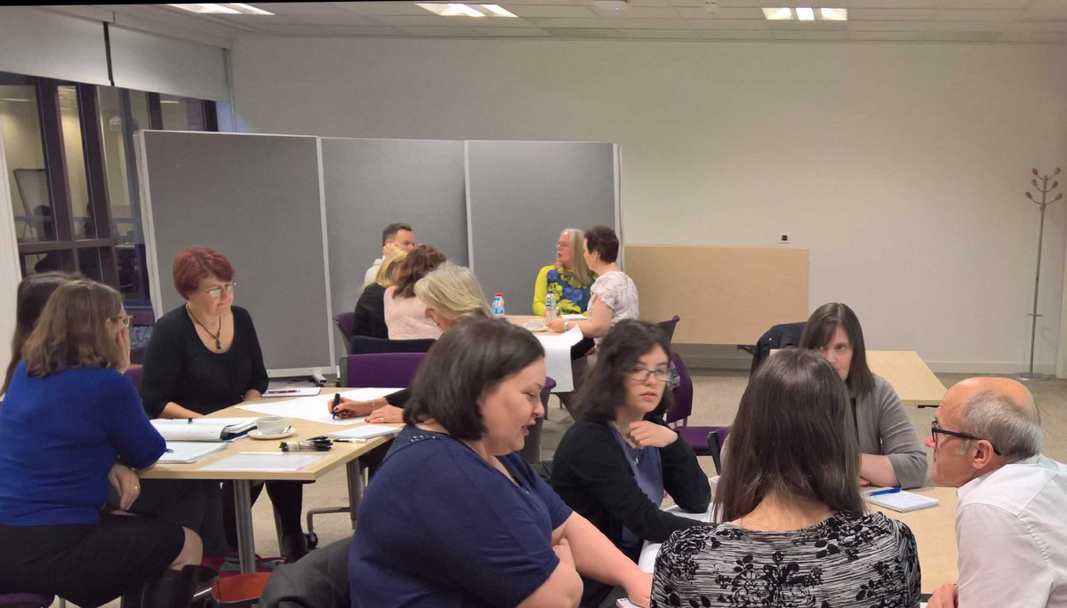 NHSElect's tweet image. Corporate HR @HCTNHS working through the ‘traffic light’ exercise on their team away day. #sharelearning