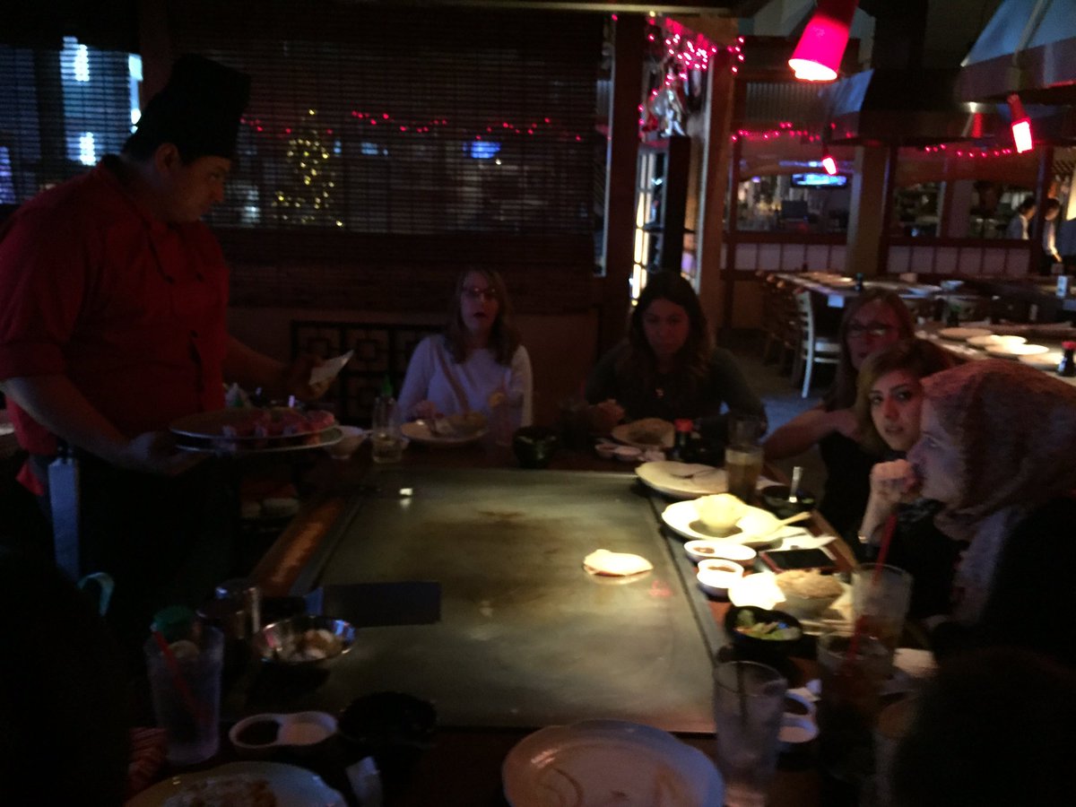 msa1reseda's tweet image. Having lunch with our wonderful, hardworking staff to celebrate the first semester. Thank you all for being part of our family!!!