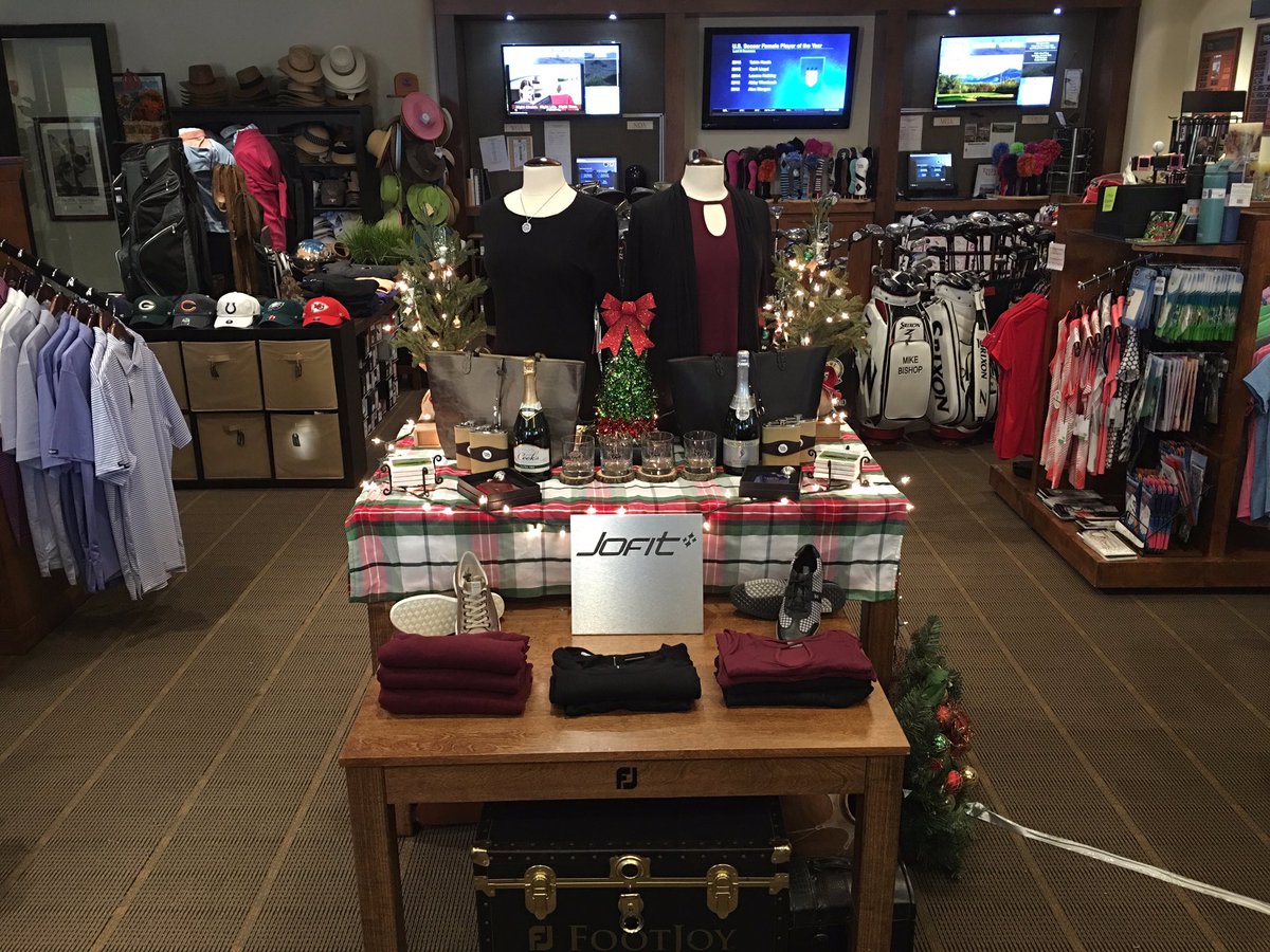 It's beginning to look a lot like christmas at Tonto Verde Golf Club! #tistheseason🎄