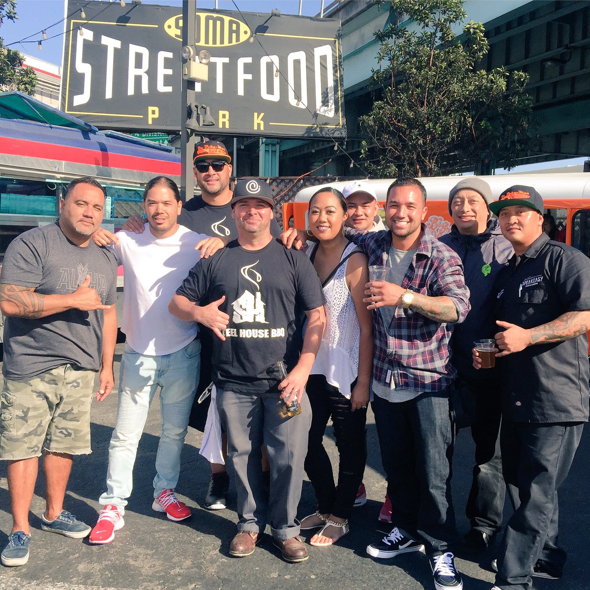 hellalame21419's tweet photo. Everyone in this pic owns their own business! Kick it with like minded people. #baybosses #entrepreneurs #bayareaboss #business https://t.co/2gDKqQtkTl