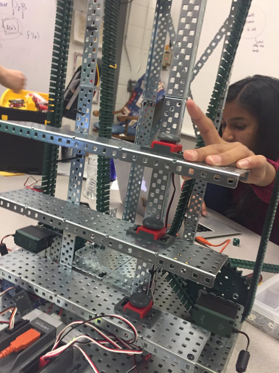 Knight_Inc_'s tweet photo. Here are pictures of out progress! #Engineering #NWRenginerds #followpls #nwrhs https://t.co/vhd7ikDuCM