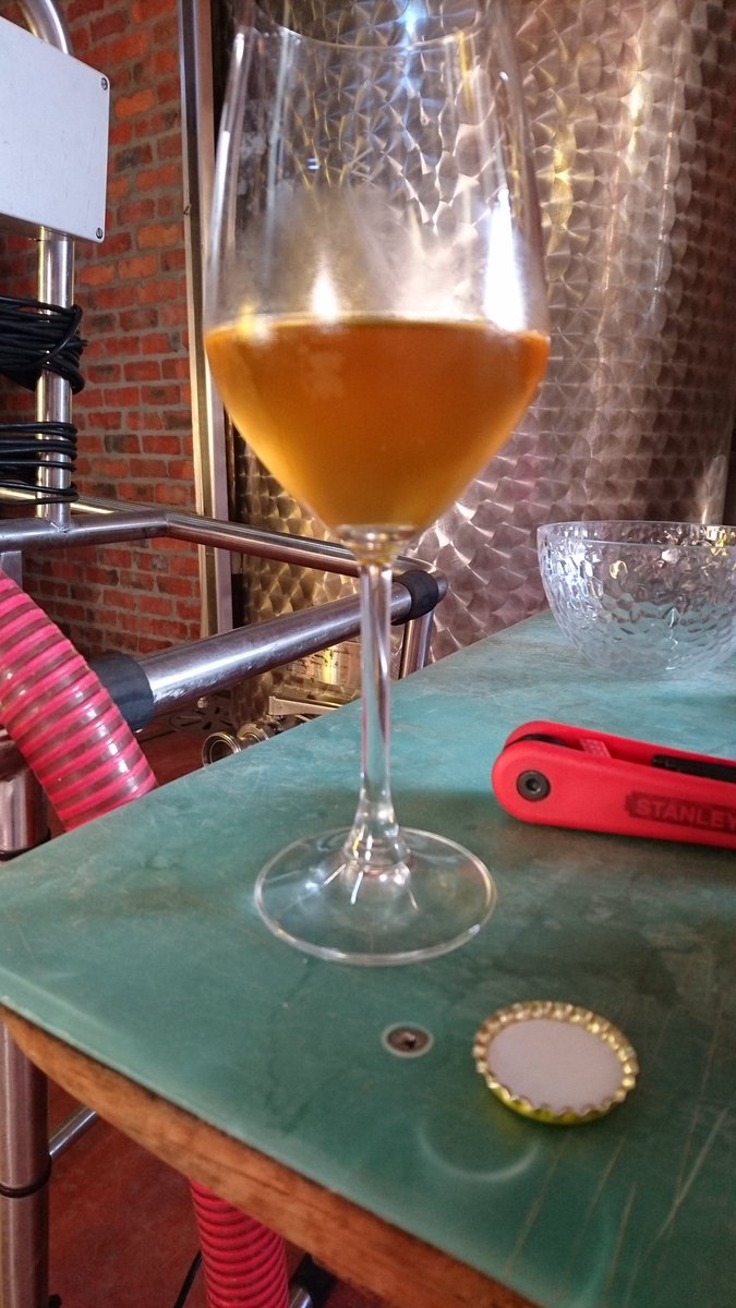 boldhurst's tweet image. Bottled the Duvel clone today brewed with @Alchemyxbubbles. Split between 2 crown caps and cork. Damn excited to taste this one!