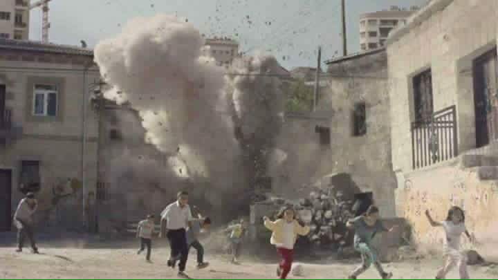 mustafa_dems's tweet photo. ليست صورة من فلم اكشن ، انما صورة المسلمين السنة الضعفاء في حلب https://t.co/ysmwWrqWg5