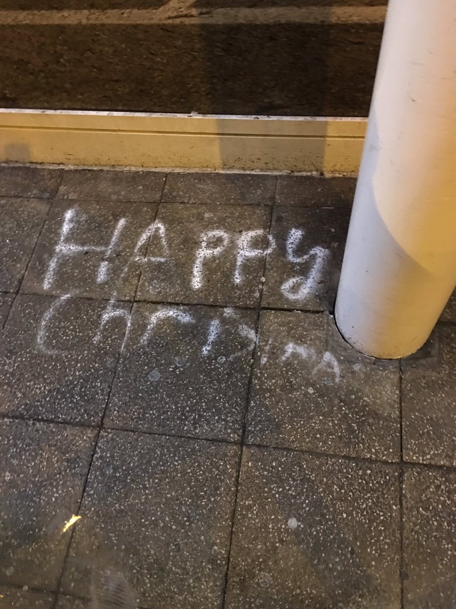 therealMikePyle's tweet image. Hounslow Council's gone all out on the Christmas decorations this year. #beautiful #festive