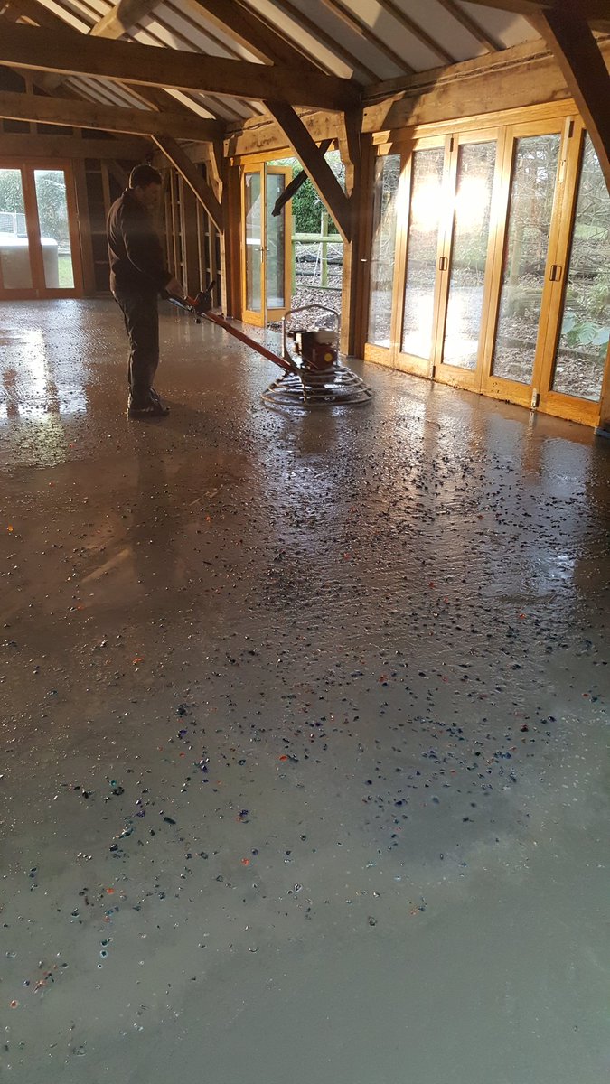 Acepolished22's tweet photo. Long day and night for the concrete instalation team, powefloating into the early hours...
 #teamworkmakesthedreamwork #polishedconcrete https://t.co/bXvtRxeX84