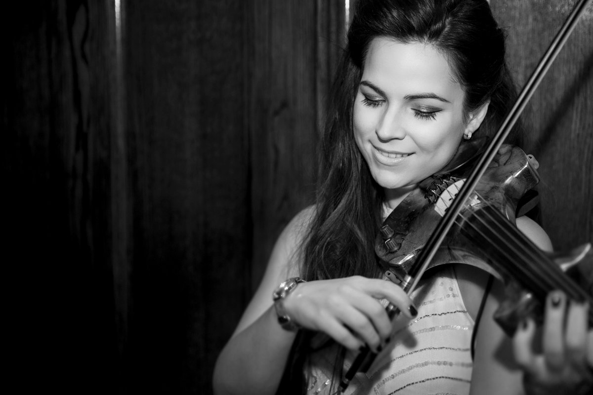 Jessie May Smart (@jessiemaysmart) on Twitter photo Some photos from <a href="/yorkegoldney/">Yorke Goldney</a>'s delicious Christmas event for <a href="/ShenLondon/">Shen London</a> this time last week. #diamonds #luxuryevents #electricviolin Some photos from <a href="/yorkegoldney/">Yorke Goldney</a>'s delicious Christmas event for <a href="/ShenLondon/">Shen London</a> this time last week. #diamonds #luxuryevents #electricviolin