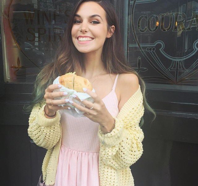 Good weather
                        &amp;
                           Good food