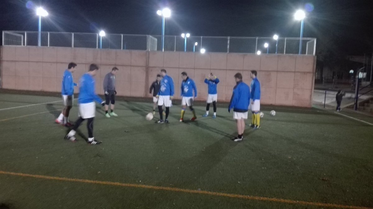 Entrenamiento <a href="/SPVOFICIAL/">S.P. VILLAFRANCA</a>  de hoy Martes terminado ,entrenando en otro campo para cuidar el nuestro un poco mas <a href="/marinhas9/">pakito mariñas flors</a>