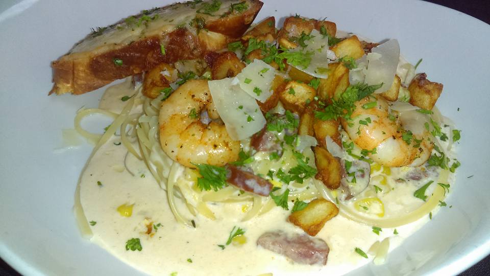 SeaGateInn's tweet image. Stop by The Public House tonight for a delicious meal! Our special tonight is Alfredo pasta with shrimp and sausage.