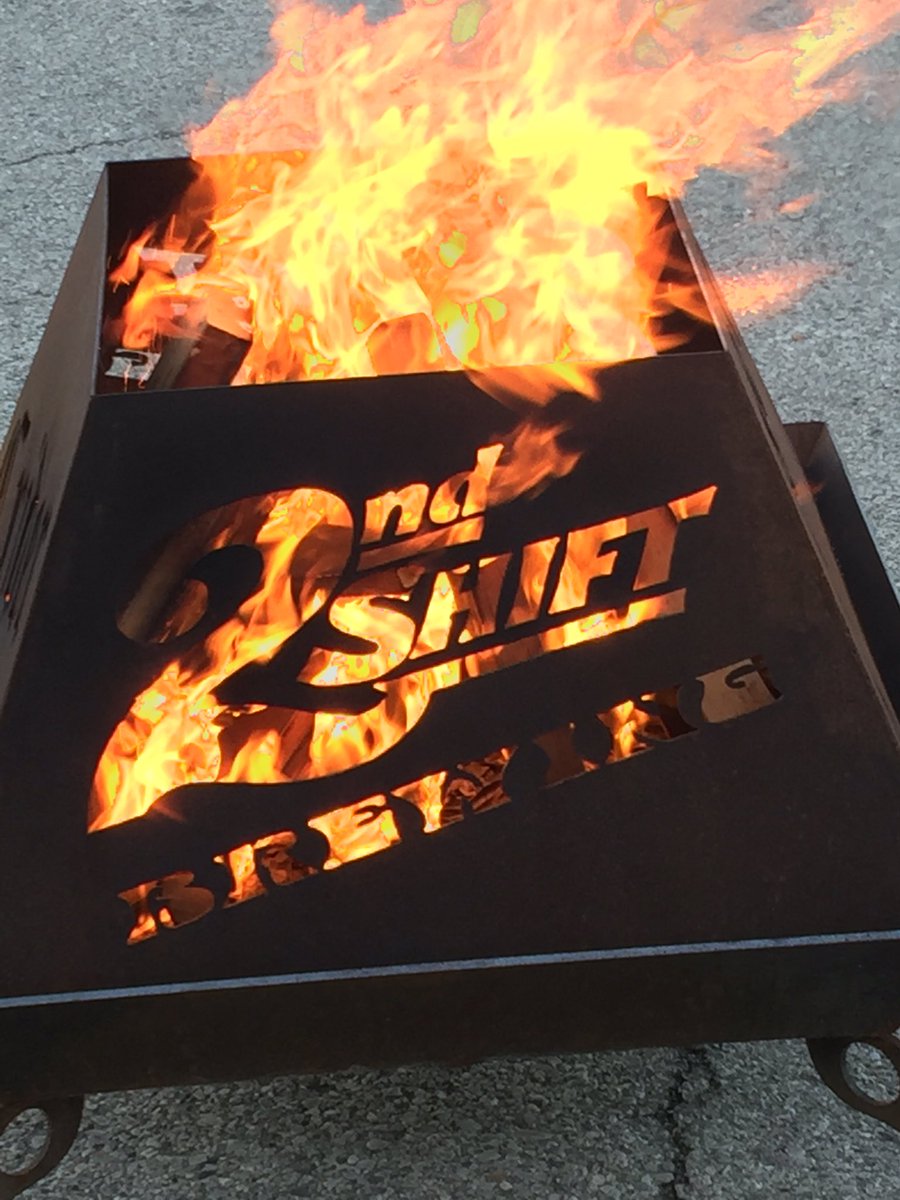 jake_senn's tweet photo. @2ndshiftbrewing Trying to stay warm while enjoying a beer at the 2nd Shift tasting room https://t.co/xhR4MdNvi2