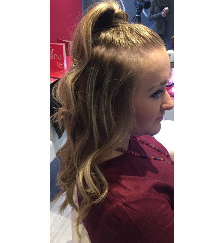 And here is Emily of Trends and Friends with her #FestiveFlirt hairstyle. #iflockscldkill #BloHeartsYou