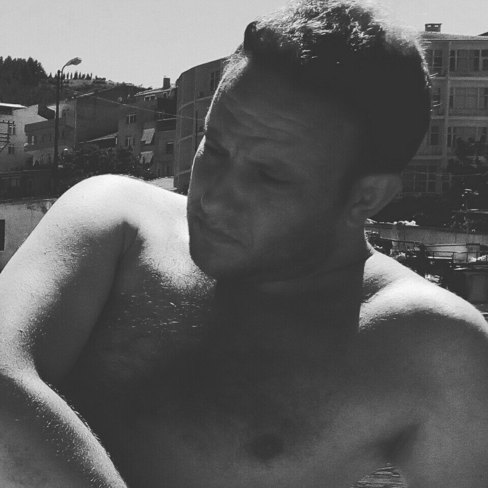 yalan dünya adile teyze bu  dünya sanada kalmas kalmas boşsunuz......................