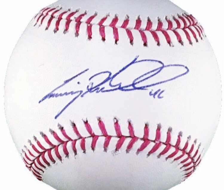Steve_Perrault's tweet photo. Giving away this Craig Kimbrel autographed ball to a follower that RTs this. #SantaSteve https://t.co/eUO3erwWoV