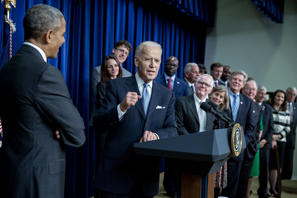 ObamaWhiteHouse's tweet photo. “What a fitting way for us to be able to signify our partnership as our time comes to an end” —@POTUS alongside @VP at the #CuresAct signing https://t.co/vJtFLnOkIv