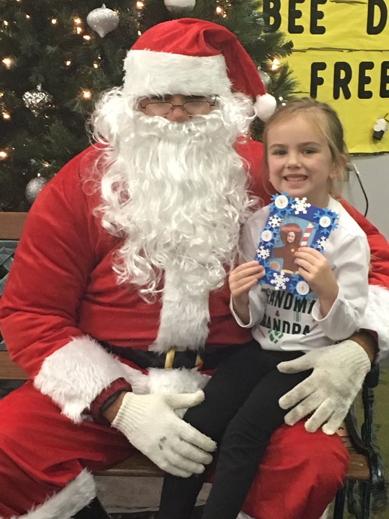 5thGeo's tweet photo. Fun night at the PreK night...thank you PreK teachers, Santa and Godley Elementary!  #godleyisd#godleyelementary https://t.co/rEeh3ubg8D