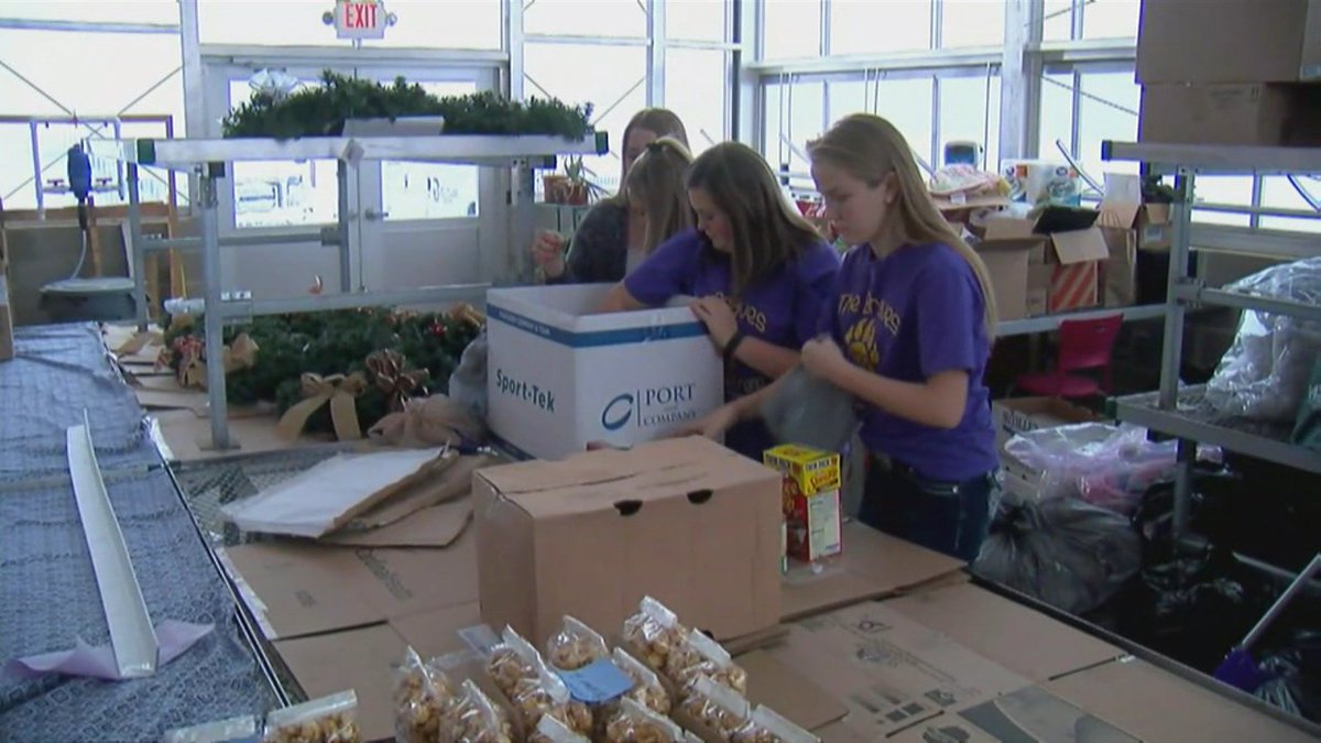 Talawanda High School students helping students in Tennessee, @LarryDavisWKRC reports: bit.ly/2huyoBG