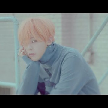 jesarel_kim's tweet photo. #LetsNotFallInLove
#GDRAGON
#MADE2015 https://t.co/XHH64Den4G