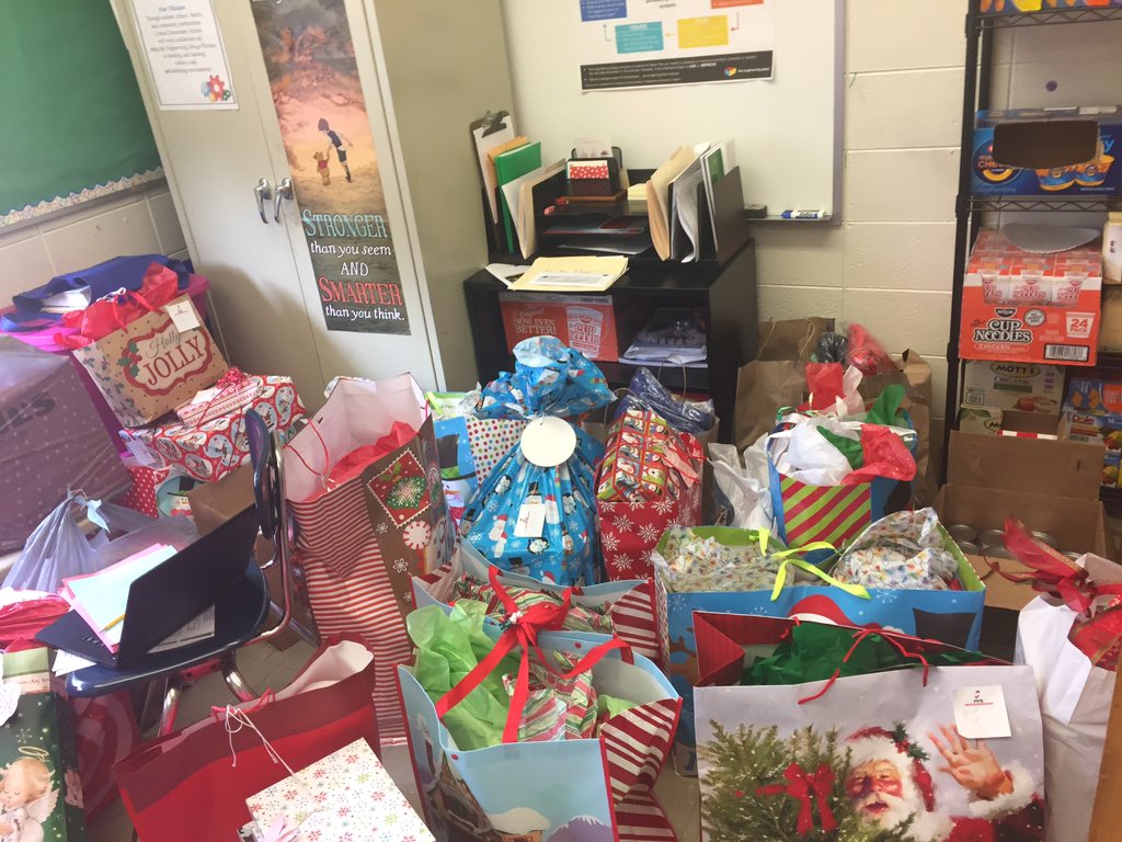 CES_SchoolSW's tweet photo. The Holidays are Here...CES would like to thank all that have donated to support students on our Angel Tree. This is only one delivery!!! https://t.co/QfEuzQLFOg