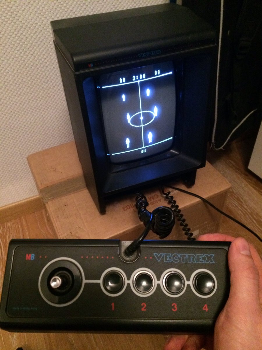 Prelude to my research. Found in your attic <a href="/jefmac59/">Jean-François Machut</a> Fifa's grand dad... still has it! #RETROGAMING #RetroGamingStudy #Oxford