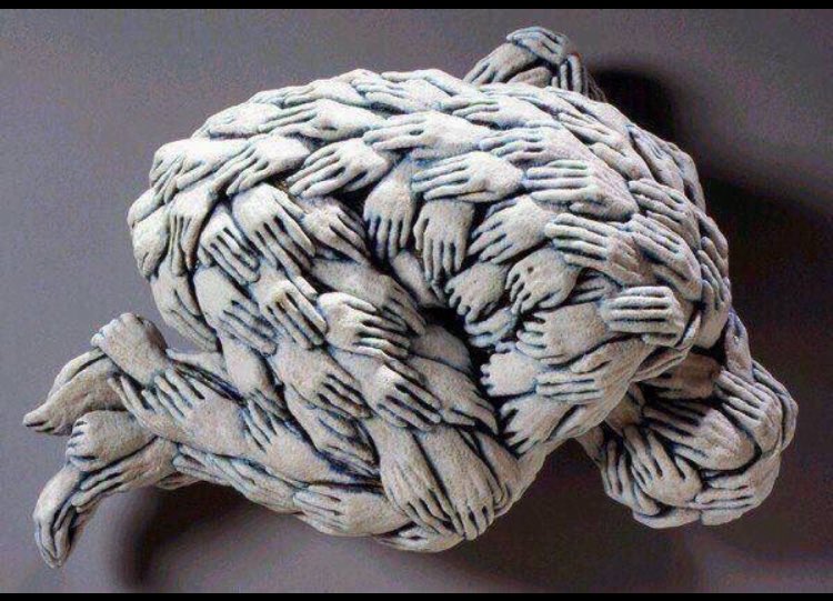 "يالله" .. يـا رب العبـاد 
الحلم بالنصر .. انسلب
نبكي على شـعــبٍ يُباد 
وكفـوفهم تصـرخ : حلب 
#حلب_تباد