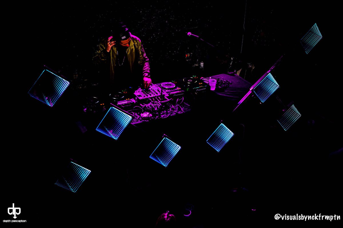 nckfrmptn's tweet photo. shots from the @DPBmore show saturday night at the 8x10 (@visualsbynckfrmptn on IG) [2/2] 
@truthdubstep #truthdubstep #8x10 #edm #baltimore https://t.co/FBVfN6njQq