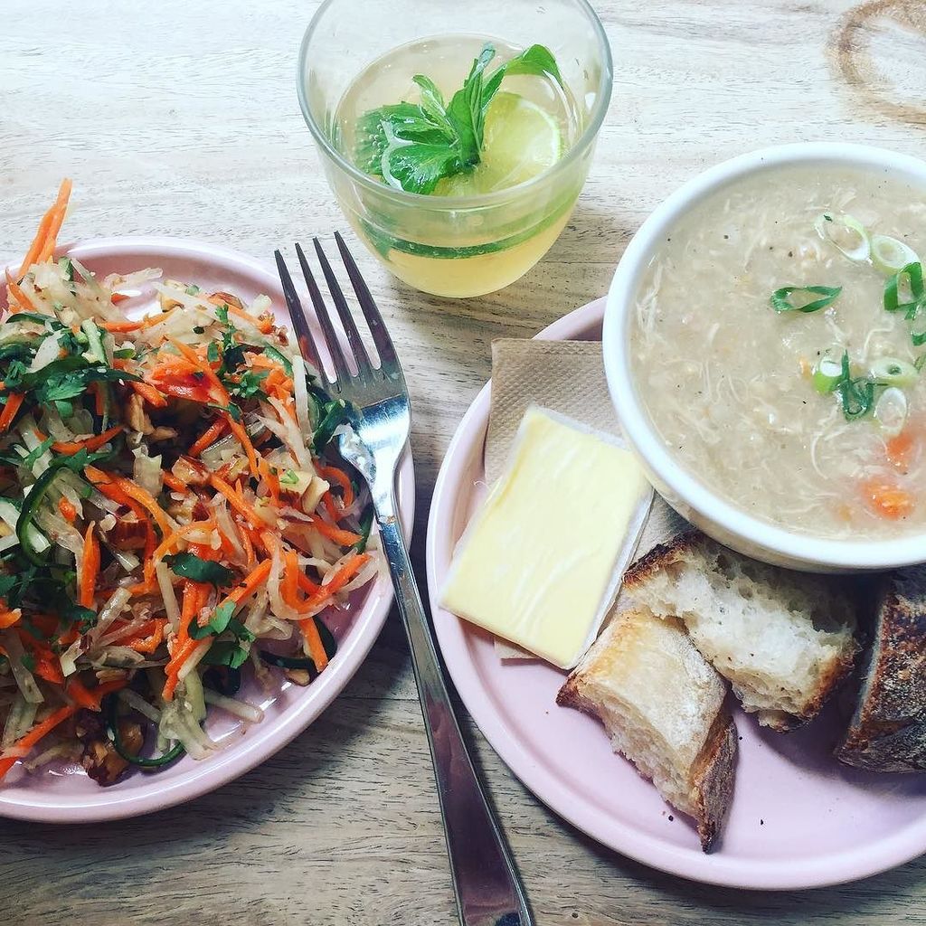 MakeDoCo's tweet image. Nothing like a post-flight feed from @breadcircus to bring you back to earth ~ 👌🏼 ift.tt/2gG7NnX