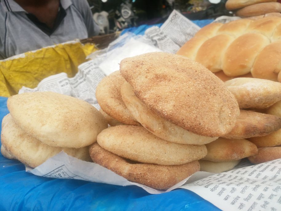 TheDGamas's tweet photo. Goans get called paowallas and makapaos all the time but Goa has a rich variety of local bread besides 'pao’. #thedgamas #Goanfood #bread https://t.co/VSEZwNwO3q
