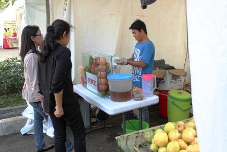 danowiratama261's tweet photo. Jus Buah baik untuk melengkapi vitamin yg diperlukan tubuh manusia, abs olahraga di @papSCBD jgn lupa beli jus buah ya #papscbd #cfdscbd https://t.co/z3Dw6s1dvE
