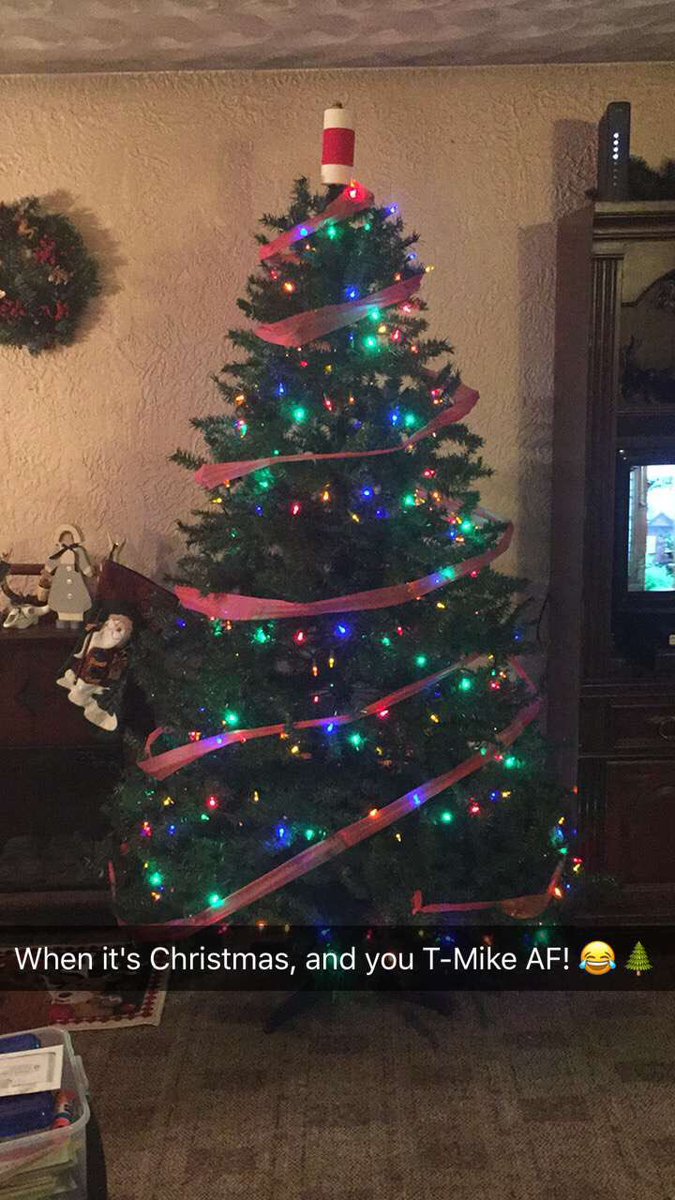 trainermikeatc's tweet photo. When it's Christmas, and you T-Mike AF!!! #prewrap is so handy!!! https://t.co/HHUG4dagp5