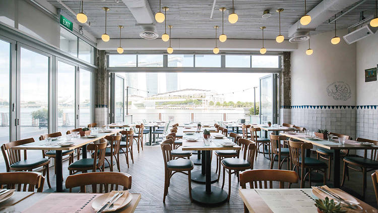 TimeOutSG's tweet image. Need a restaurant for a big group? #superloco #groupdining #communaldining
bit.ly/1ukMnqL