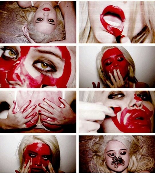 QueenKozlov's tweet photo. Los labios rojos siempre mienten https://t.co/8DCu1lknCu
