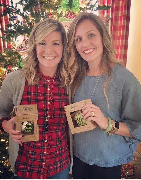 GloryHausInc's tweet photo. Girlfriend ornament swaps are a fave during the holidays, especially when you get to take home a #GloryHaus ornament! 
 📸 : @zoemazzawi https://t.co/EOcaaVBuBB