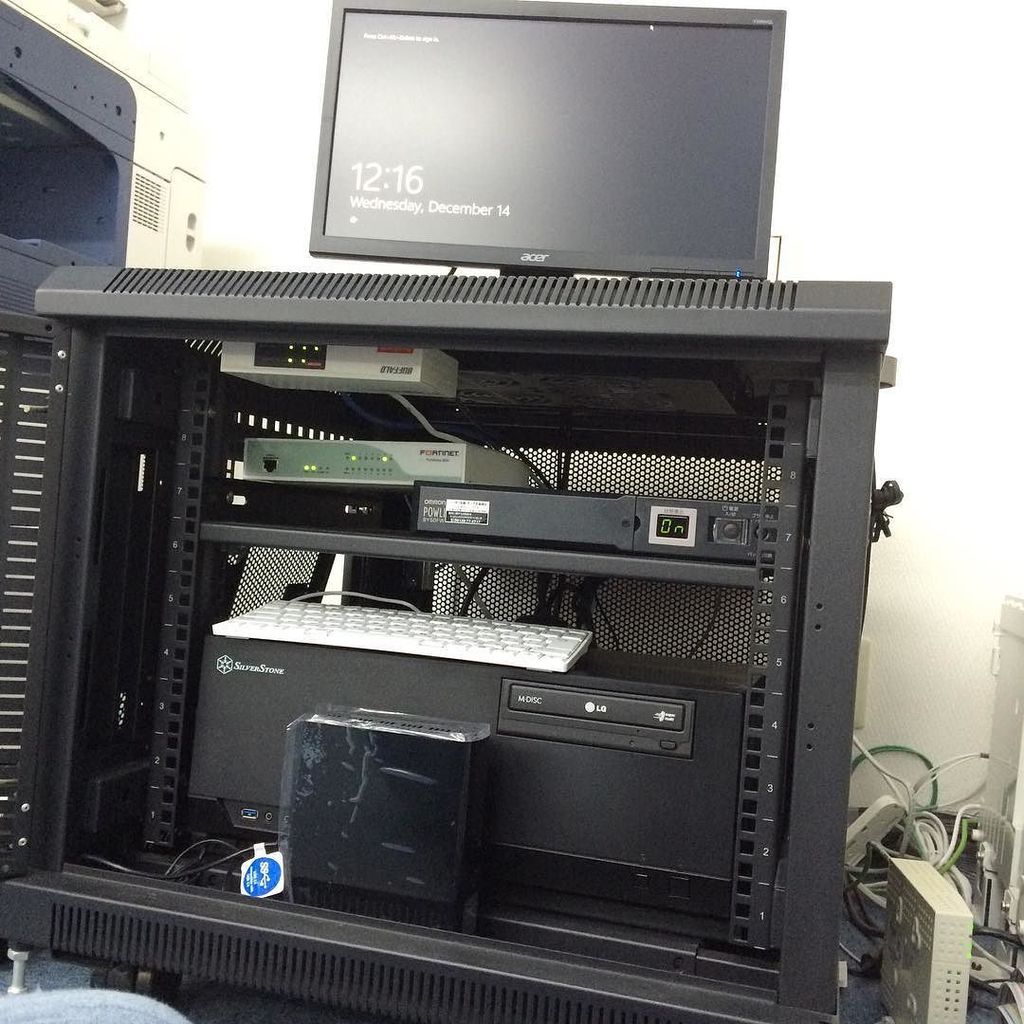 menkatsukiroku's tweet image. 野良犬ならぬ
野良サーバ(^_^;)
やっと手なづけました。
#サーバー 
#windows2012r2 
#activedirectory ift.tt/2hLxsaK