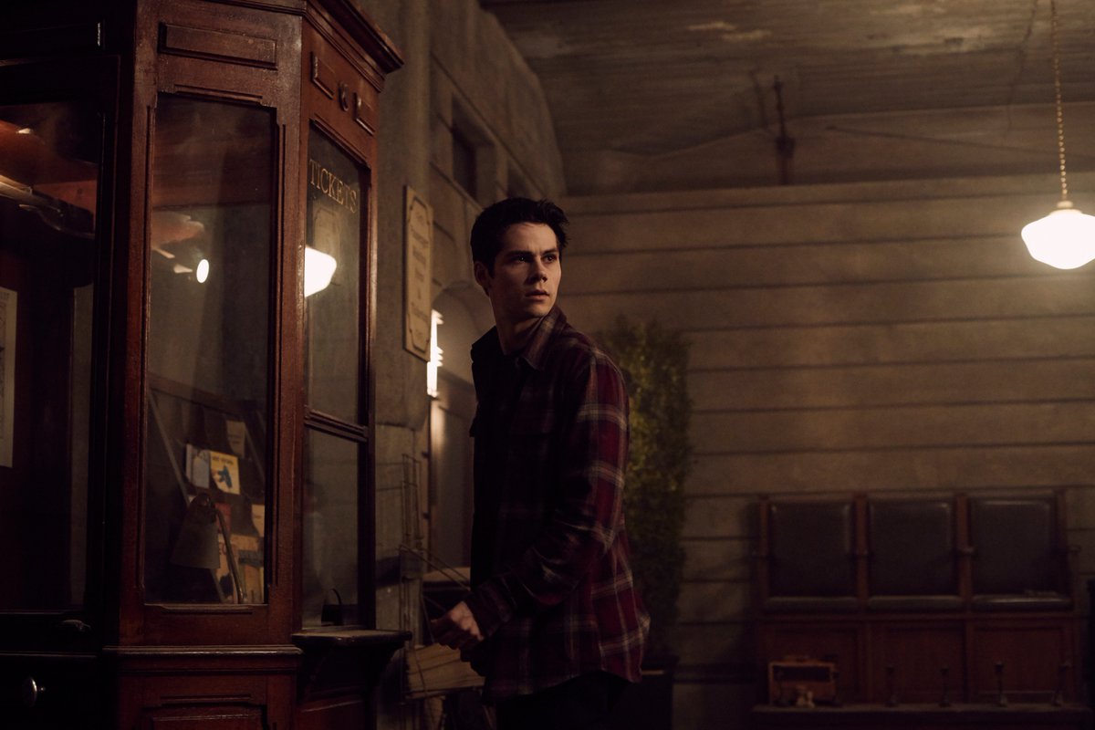 🚨 YOU'VE UNLOCKED STILES' FLANNEL FROM TONIGHT'S EPISODE! RT for a chance to win: bit.ly/2gy88nB #ForeverStiles 🚨