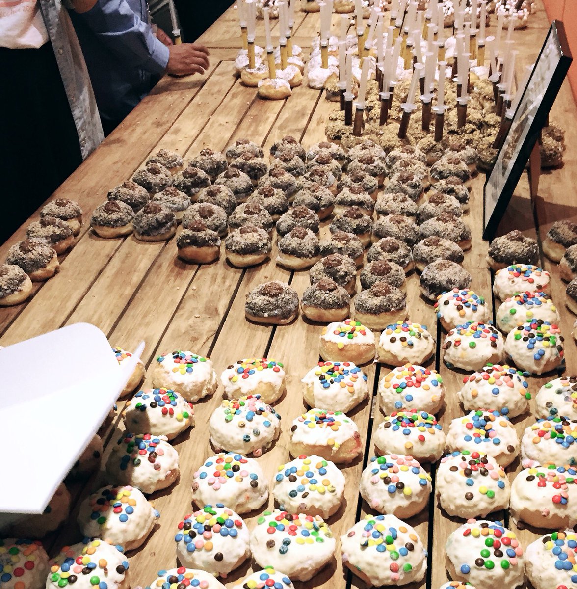 MYOB's tweet photo. It's donut time! 🍩
A quick snack to kick off our #IgnitionAwards.. 🚀 
#donuts https://t.co/NC5qgDVqH8