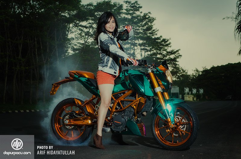 Ananda Welda: Lady Biker yang Doyan Angkat Kaki
cc: <a href="/KawasakiLovers/">Kawasaki Indonesia</a> <a href="/LadiesBiker/">Ladies Biker</a> 
j.mp/1h9VTsP