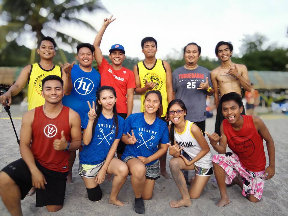 CAMSATAL's tweet photo. Yung nagbakasyom ka lang. Naglaro ka lang. Nakikain at inom ka lang. Tapos champion pa! Hahahaha! 

#GovsCup2016
#TeamTugs
#Champion https://t.co/TYPPCtNXwB